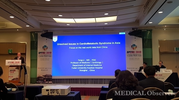 중국 후아산병원 Yong Li 교수는 'Unsolved issues in CardioMetabolic Syndrome in Asia'를 주제로 중국 내 심장대사증후군 관리 현황을 발표했다.