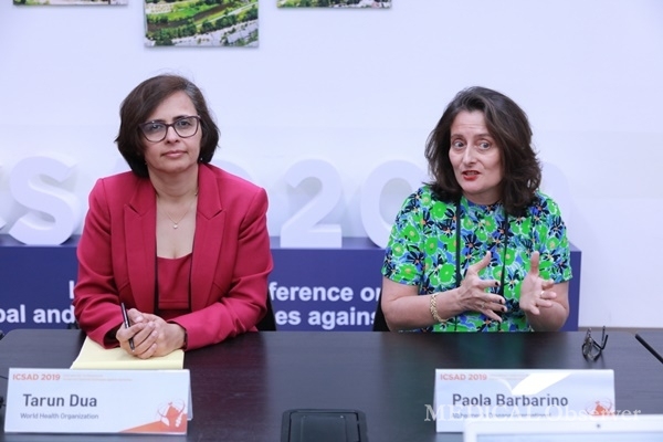 (좌부터) WHO의 Tarun Dua 박사, ADI의 Paola Barbarino 최고 경영자. ⓒ메디칼업저버 김민수 기자