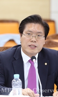 송석준 의원은 19일 정신건강복지법 개정안을 발의했다. 정신질환자 중 범죄경력이 있고, 재범의 우려가 매우 큰 정신질환에 대해 단독으로 응급입원을 시킬 수 있는 법적 근거를 마련했다.
