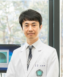 최근 다빈치SP 로봇수술로 대장암 수술에 성공한 이대서울병원 암센터 노경태 교수(외과).