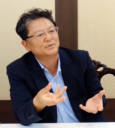 김원중 바른미래당 사회정책연구위원회 위원장은 보건의료분야 패러다임을 전환하기 위해서는 한국형 ACO 제도 도입이 필요하다고 설명하고 있다.