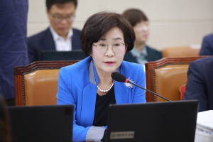 더불어민주당 김상희 의원은 잘못된 의료정보로 시청자를 현혹하는 쇼닥터들에 대한 제제가 미흡하다며, 제도개선의 필요성을 지적했다.