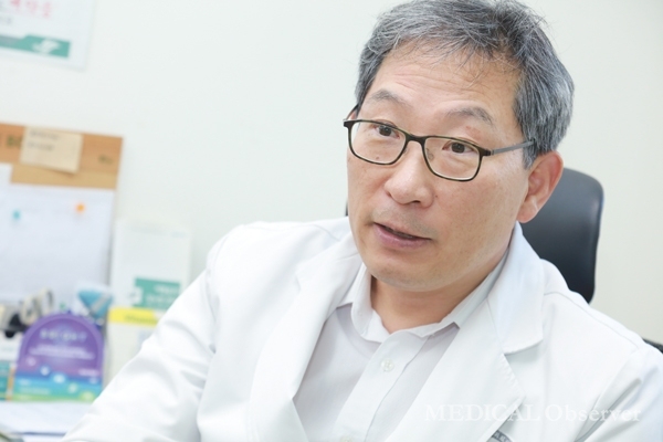강동성심병원 김두만 교수(내분비내과)는 TZD 계열 항당뇨병제 로베글리타존이 2형 당뇨병을 가진 환자의 대사증후군 개선에 효과적이라고 강조했다. ⓒ메디칼업저버 김민수 기자.