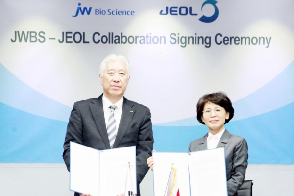 JW바이오사이언스는 제올과 생화학 진단장비 독점공급 계약을 체결했다고 13일 밝혔다. (사진제공 : JW바이오사이언스)