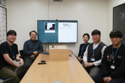 서울아산병원 김남국(왼쪽 두번째) 융합의학과 교수와 의료영상지능실현연구진