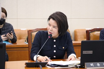 국회 보건복지위원회 허윤정 의원. 사진 출처: 더불어민주당 허윤정 의원실