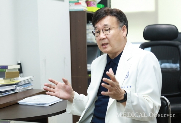 희귀난치성 질환자의 호흡재활에 대해 천착하고 있는 강남세브란스병원 강성웅 교수ⓒ메디칼업저버 김민수 기자