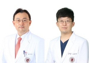 좌측부터 고려대학교 안암병원 정형외과 박시영, 강태욱 교수.