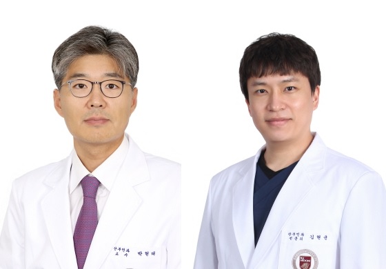 좌측부터 고려대학교 안암병원 박현태 교수, 김현균 교수(산부인과).