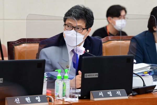 지난 7일 국회 보건복지위원회 국정감사에서 발언하는 서영석 의원 (출처 전문기자협의회)