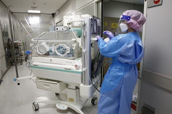 국민건강보험 일산병원에서 코로나19 확진 산모의 출산이 성공적으로 이뤄졌다 (일산병원 제공)