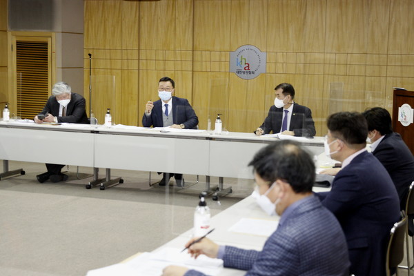 서울시병원회는 23일 병원협회 대회의실에서 제9차 정기이사회를 개최했다.