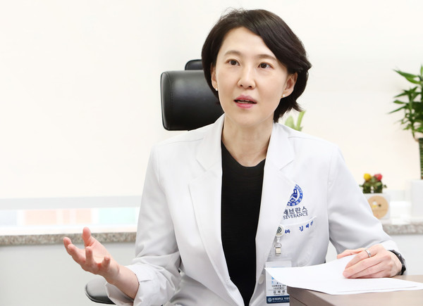 연세암병원 김혜련 교수(종양내과)는 면역항암제 병용 조합이 특정 환자군의 표준요법으로 자리잡게 될 것이라고 강조했다.