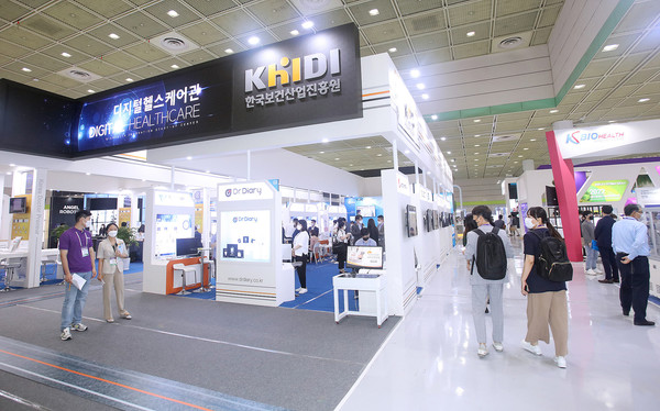 대한민국 최대의 국제 전문 바이오 행사인 바이오코리아 2021(BIO KOREA 2021)이 9일 서울 코엑스에서 개막됐다.