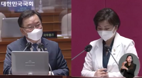 24일 오후 국회에서 진행된 대정부질문. 왼쪽부터 김부겸 총리, 더불어민주당 이수진 의원(비례대표)