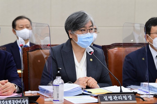 20일 국회 복지위 국정감사에서 답변하고 있는 정은경 질병관리청장 (출처:국회 전문기자협의회)