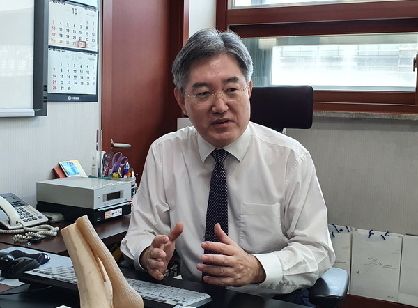 충청남도의사회 박보연 회장은 의료계 리더들이 국민 및 의사 회원 권익수호와 지지 않은 투쟁을 해야 한다고 강조했다.