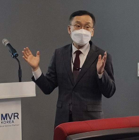 MVR코리아 양광모 CEO는 메디레이서가 신경전도검사 골드스탠다드인 EMG 기기와 94% 같은 민감도를 자랑하고, 양성의 경우 97%, 음성의 경우 100%의 특이도를 나타내 개원가에서 자체적으로 손목터널증후군을 진단할 수 있다고 강조했다.
