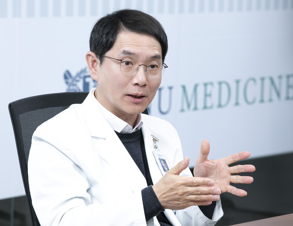 서울대병원 곽철 교수(비뇨의학과)는 ARTA 제제와 마약성 진통제 동시처방이 가능하게 돼 전이성 거세저항성 전립선암 환자의 치료 환경이 개선됐다고 강조했다.