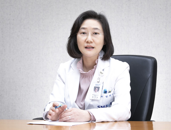 서울대병원 임석아 교수는 재발이 잦은 HER2 양성 조기 유방암 중 잔존암을 가진 환자들도 치료 혜택을 받을 수 있도록 정부가 도울 필요가 있다고 강조했다.