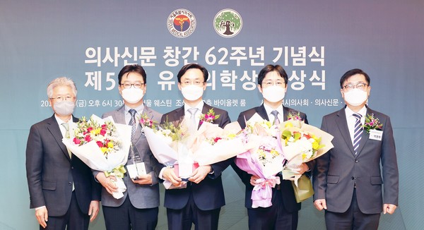 유한양행과 서울시의사회는 제55회 유한의학상 시상식을 개최했다고 18일 밝혔다.