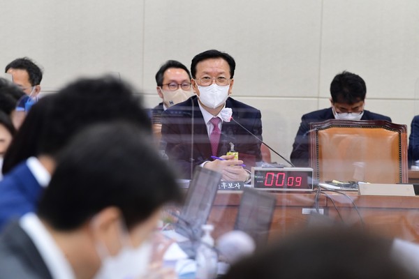 3일 국회 인사청문회에 참석한 정호영 보건복지부 장관 후보자 (전문기자협의회 풀기자단)