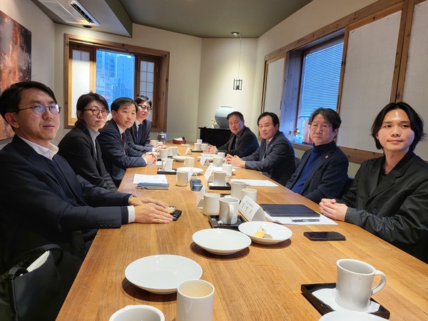 30일 보건복지부와 대한의사협회는 서울 달개비에서 의료현안협의체 제1차 회의를 가졌다.