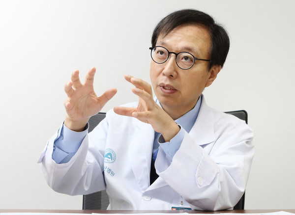서울아산병원 이제환 교수(혈액내과)는 골수형성이상증후군(MDS) 환자의 수혈 부담을 줄여준 BMS 레블로질을 '혁신'이라고 평가했다.