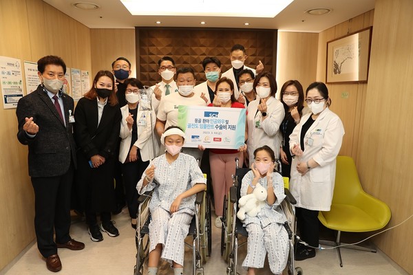 순천향대서울병원이 9일 몽골 어린이에게 골전도임플란트 삽입수술과 인공와우 삽입수술을 지원했다.