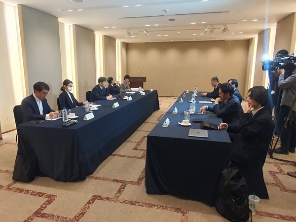 보건복지부와 대한의사협회는 22일 서울가든호텔에서 의료현안협의체 제4차회의를 진행했다.