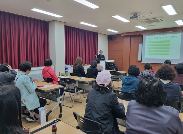 건강보험심사평가원 인천지원은 지난 30일 인천YMCA에서 인천시민 척추 바로세우기 건강강좌를 실시했다.