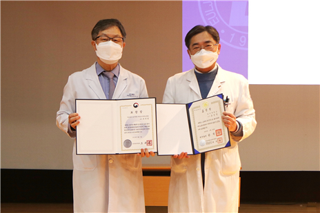대전을지대학교병원 조인성 교수(혈액종양내과)가 국무총리 표창 및 보건복지부장관 표창을 수상했다.