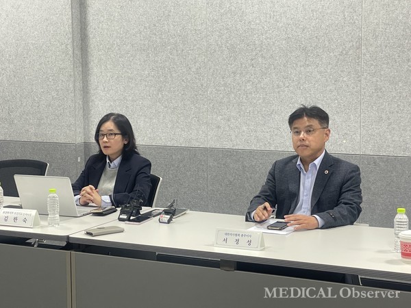 보건복지부와 대한의사협회는 15일 오후 서울시티타워에서 제17차 의료현안협의체 회의를 개최했다.