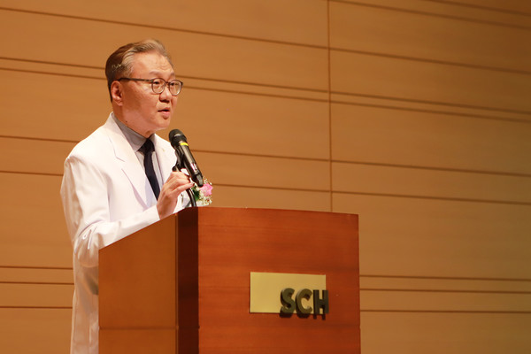 순천향대 부천병원이 문종호 교수(소화기내과)가 제13대 병원장으로 취임했다고 29일 밝혔다.
