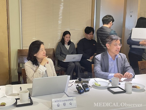 보건복지부와 대한의사협회는 지난 10일 서울 달개비에서 제24차 의료현안협의체를 열고 의대 증원 숫자와 의사 면허 관리 방안에 대해 논의했다.