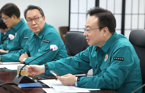 보건복지부 조규홍 장관은 23일 오후 강북삼성병원응급의료센터를 방문했다고 밝혔다.