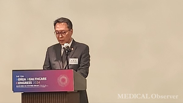 15일 대한병원협회 정기총회에서 박민수 차관이 축사를 하고 있다.