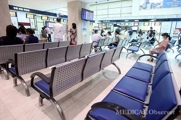 20개 상급종합병원의 신규 환자 치료 감축 계획 결정에 환자단체가 우려를 드러냈다.