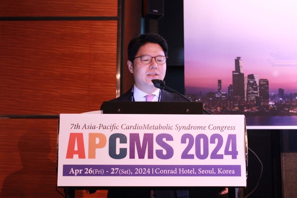 26일 APCMS 2024에서 서울의대 박진주 교수가  ‘Dual Treatment Strategy for Hypertension and Dyslipidemia’에  대해 강연했다.