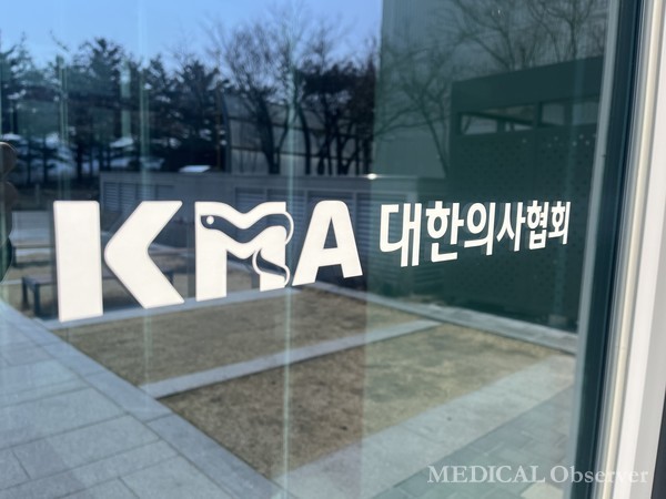 韩国医学会10日宣布，2日开始针对急需居民的生活和法律支援项目。