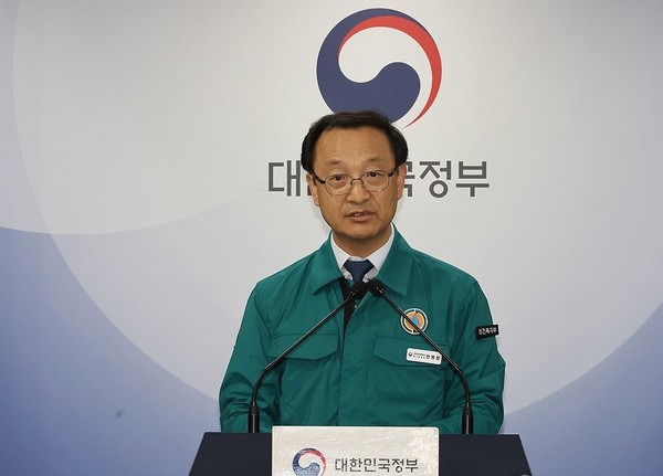 18일 복지부 전병왕 실장은 의협의 불법적 집단 휴진이 계속되면 의협 임원 변경까지 할 수 있다고 말했다.