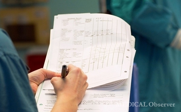 정부가 대학병원은 전문의 중심병원으로 가겠다고 밝히면서 지방 국립대학병원 교수들의 움직임이 심상치 않다.