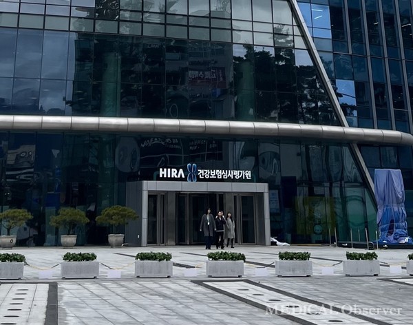 건강보험심사평가원이 의료기관 및 의료기관 종사자 대상 이에스지(ESG)경영 우수사례 및 아이디어 공모전을 22일부터 내달 30일까지 6주간 개최한다. 