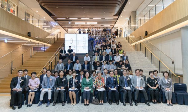 고위험 산모·신생아를 집중 케어하는 이대엄마아기병원이 22일 개원식을 개최했다.