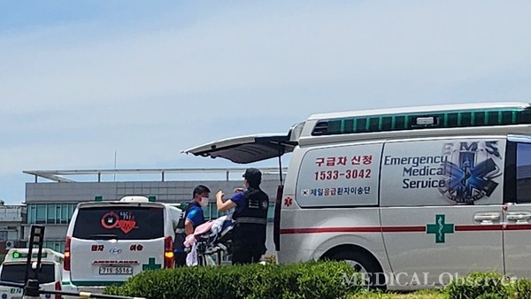 의료계는 경증환자의 본인부담률을 인상하는 것의 실효성에 대해 의구심을 표하고 있다.