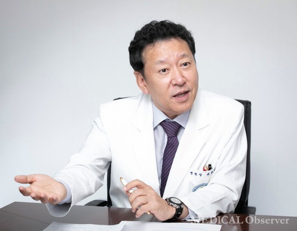 대한결핵및호흡기학회 유광하 무임소이사는 본지와 인터뷰에서 천식과 만성폐쇄성폐질환(COPD) 등 만성호흡기질환이 일차의료 만성질환관리에 포함돼야 한다고 말했다.