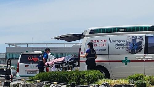 정부가 응급실 의료진의 진료 거부 사유를 구체화했다. 인력난 등을 이유로 진료를 거부해도 처벌받지 않는다는 이야기다.