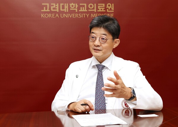 고려대학교 안암병원 한승범 병원장.