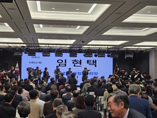 지난 10일 열린 의협 임시총회에서 임현택 회장은 불신임됐다.