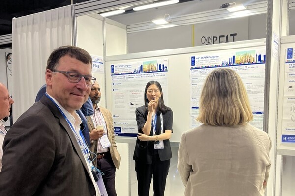 한미약품 유럽임상영양대사학회 발표 현장.